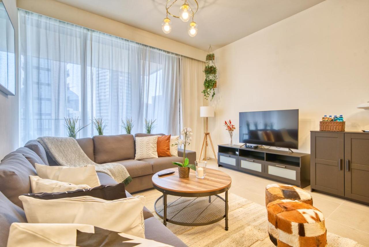 Incredible Views From This Classy Apt With Terrace Dubai Exterior photo