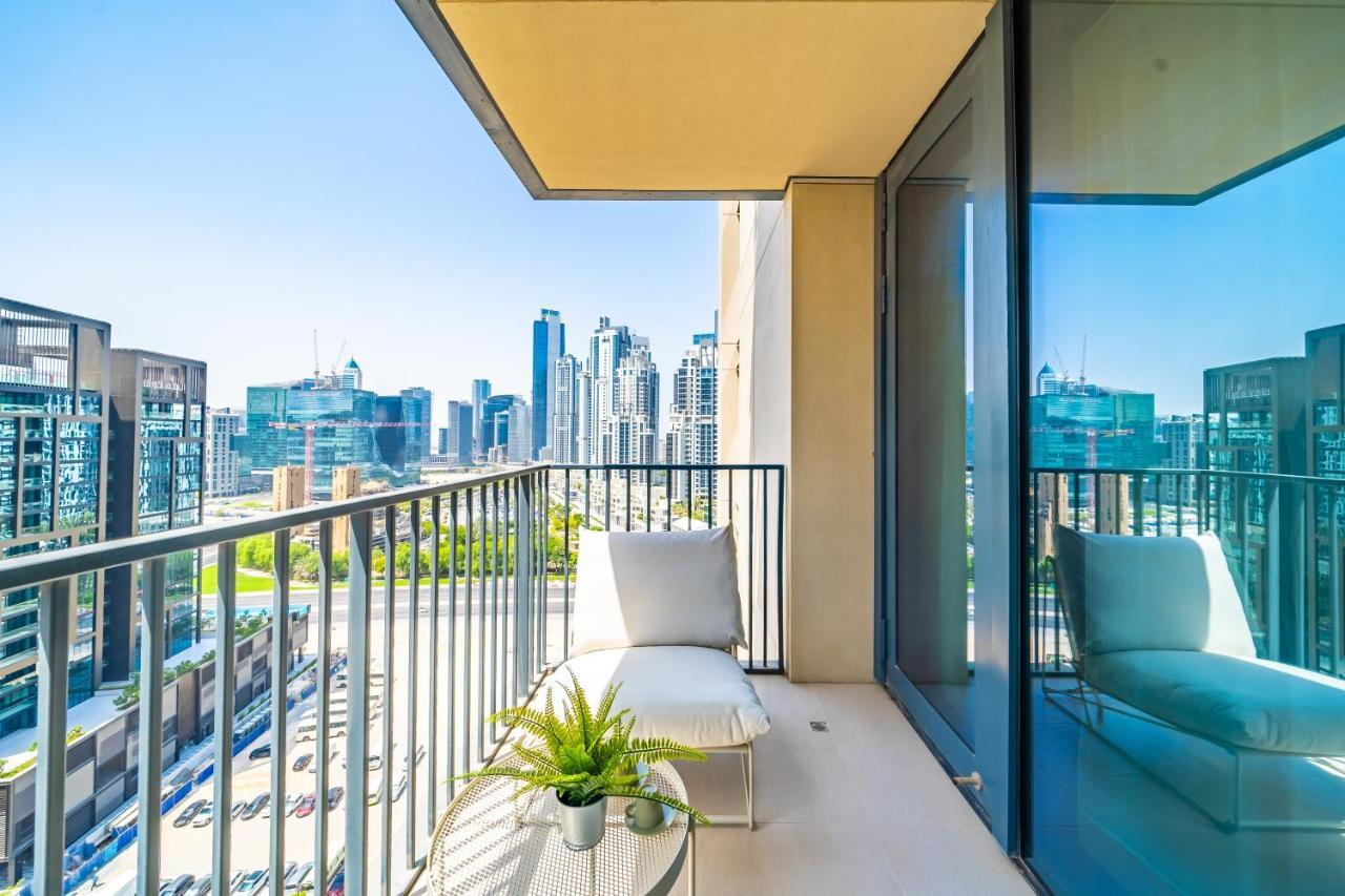 Incredible Views From This Classy Apt With Terrace Dubai Exterior photo